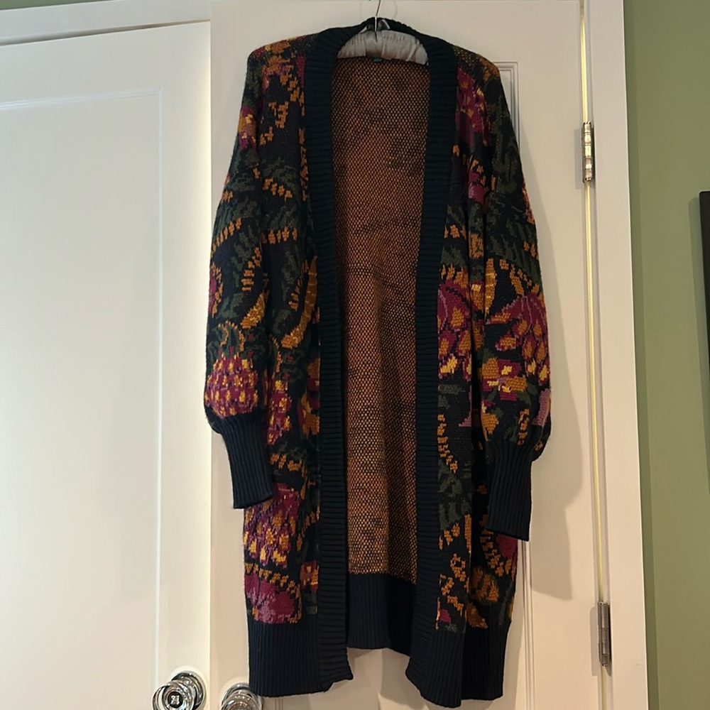 Like New FARM RIO Oversized Cardigan